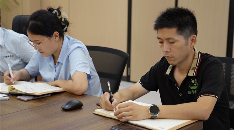 荷净集团召开生产工作周例会