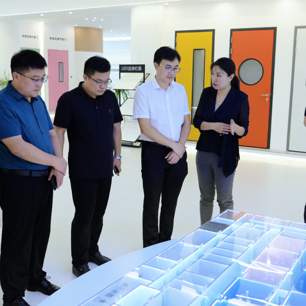 曹萌到荷净集团参观调研