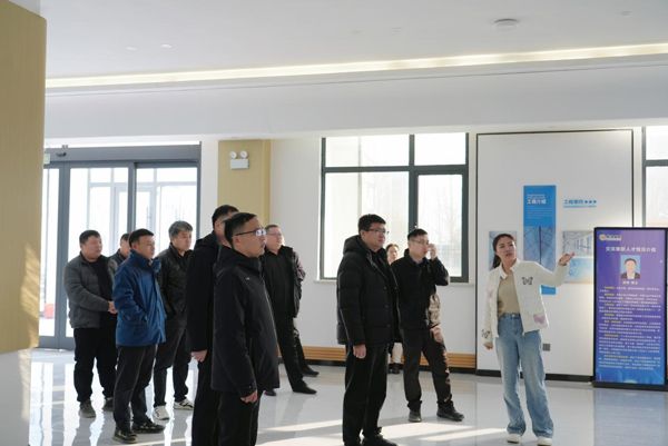 定陶区人民医院新院区专项团到访荷净集团清逸净化参观交流